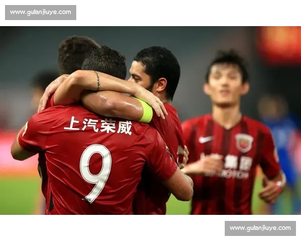 上港主场迎战河南建业强强对话聚焦中超争冠与保级走势关键战役前瞻